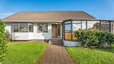  at 1/4 Bowling Avenue, Epsom, Auckland