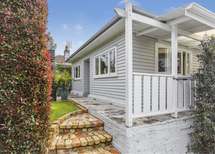  at 6 Thanet Avenue, Sandringham, Auckland