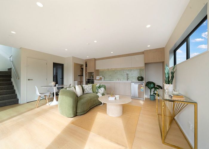  at 1/114 Don Buck Road, Massey, Waitakere City, Auckland