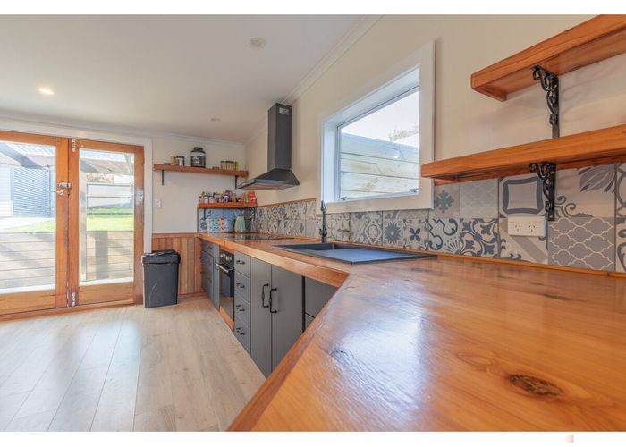  at 6 Thomas Street, West End, Timaru, Canterbury