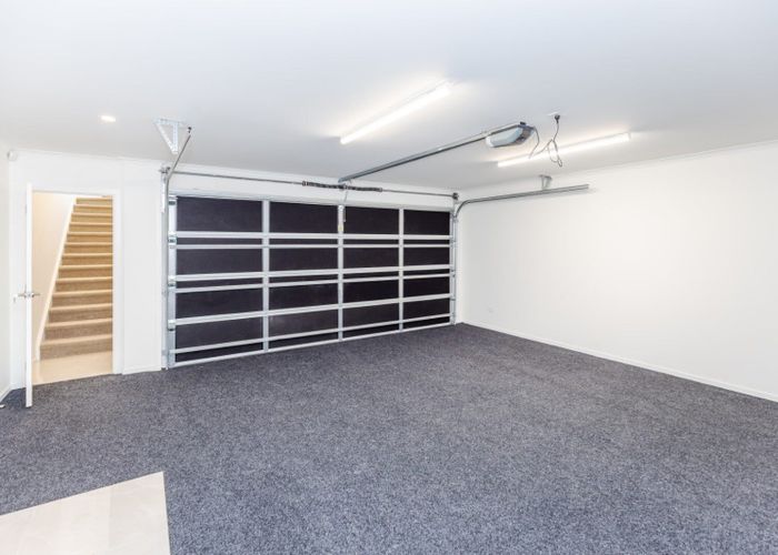  at 2/14 Hammond Street, Hamilton Central, Hamilton