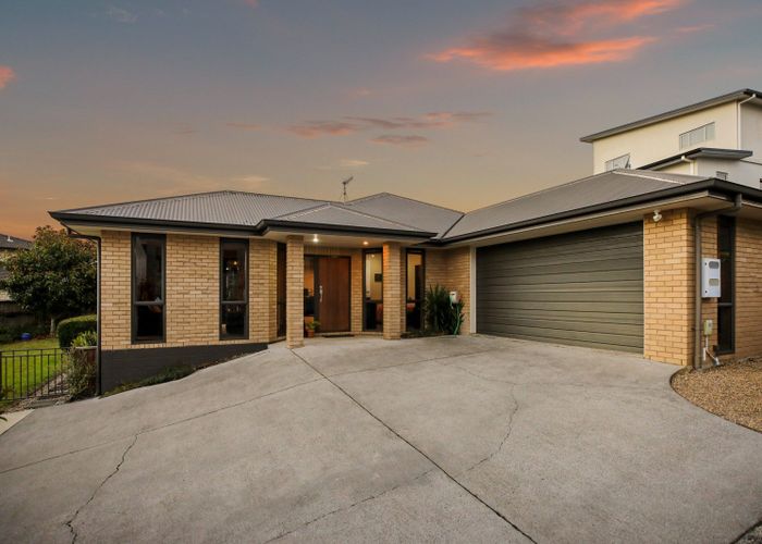  at 13 Alford Place, Huntington, Hamilton
