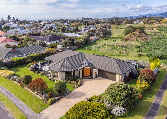  at 11 Barrett Drive, Waikanae Beach, Waikanae