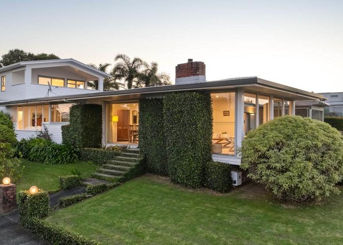  at 2 California Place, Wai o Taiki Bay, Auckland
