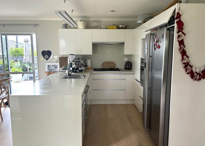  at 6A Ava Avenue, Titirangi, Auckland