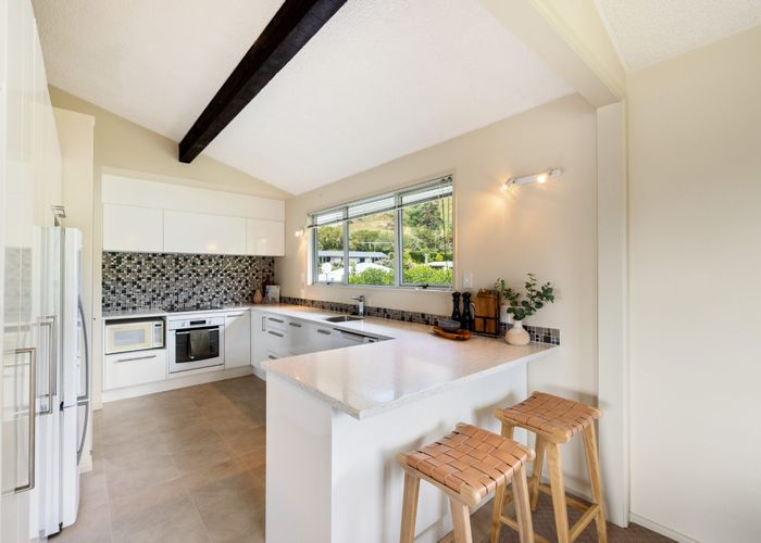  at 86 Wakatu Avenue, Redcliffs, Christchurch City, Canterbury