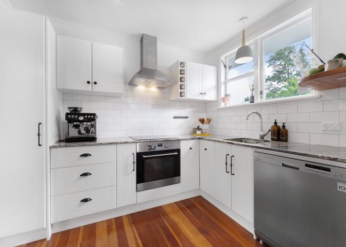  at 3 Farringdon Street, Glen Innes, Auckland