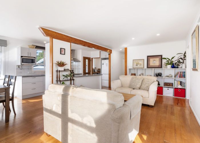  at 8 Montmere Avenue, Te Atatu Peninsula, Waitakere City, Auckland