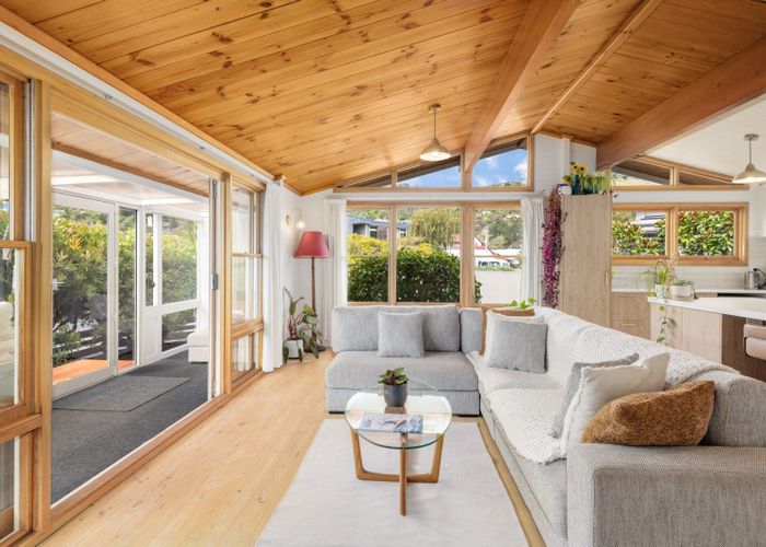  at 2 Wakatu Avenue, Redcliffs, Christchurch City, Canterbury