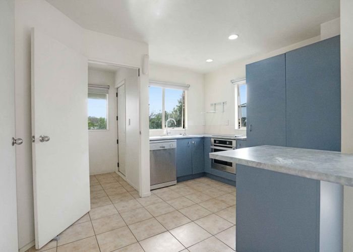  at 4/9 Sunnydale Place, Oteha, North Shore City, Auckland