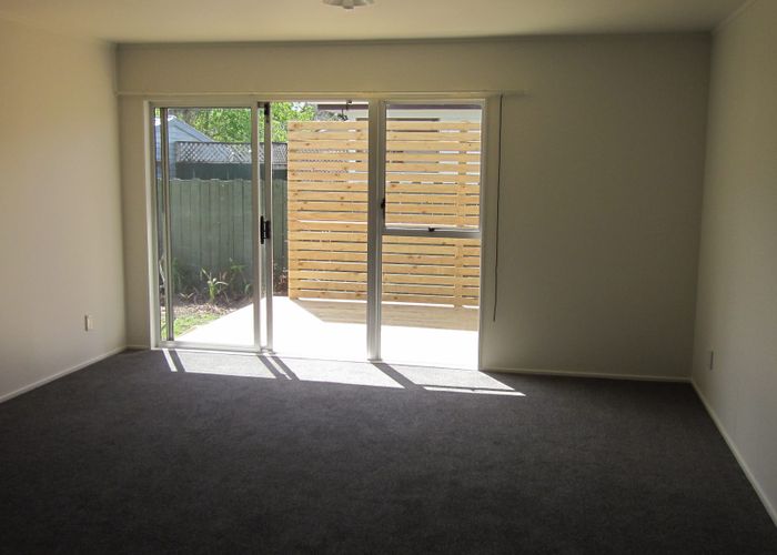  at 2/10 Lyren Place, Half Moon Bay, Manukau City, Auckland