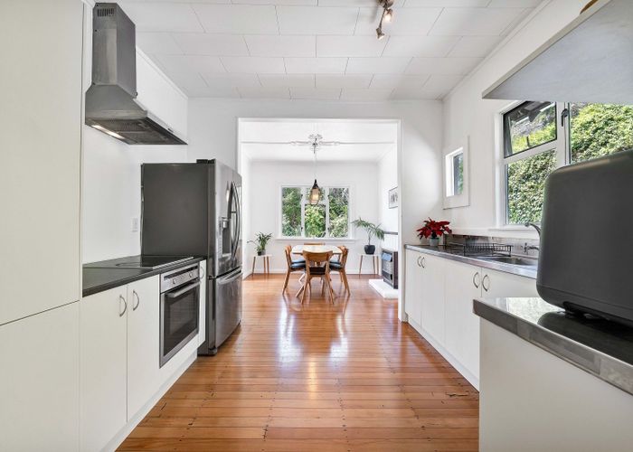  at 29 Queens Road, Glen Avon, New Plymouth, Taranaki