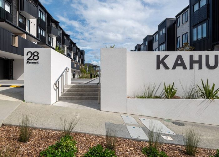  at 2/19 Windlass Street (Kahu), Long Bay, North Shore City, Auckland