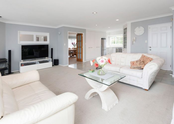  at 14 Chisbury Terrace, Shelly Park, Auckland