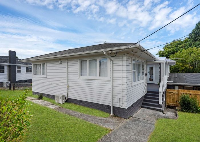  at 10 Mildmay Road, Henderson, Waitakere City, Auckland