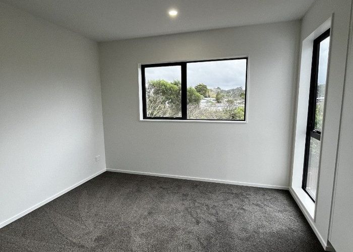  at 18D Penfold Place, Henderson, Waitakere City, Auckland