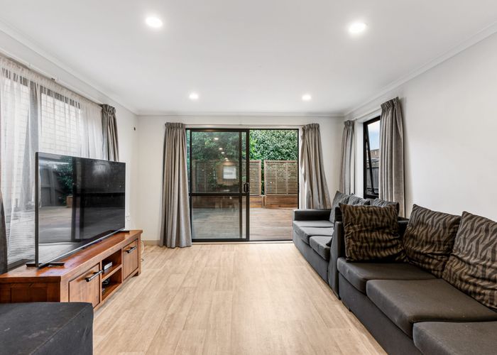  at 12 Kuparu Street, Weymouth, Auckland