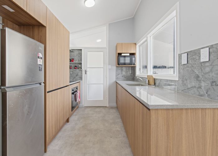  at 2/15 Mcintyre Road, Mangere Bridge, Manukau City, Auckland
