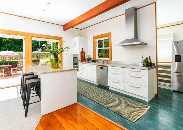  at 8 The Rigi and 2 Governor Road, Northland, Wellington, Wellington