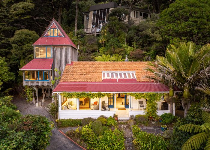  at 3 Huia Road, Days Bay, Eastbourne, Lower Hutt, Wellington