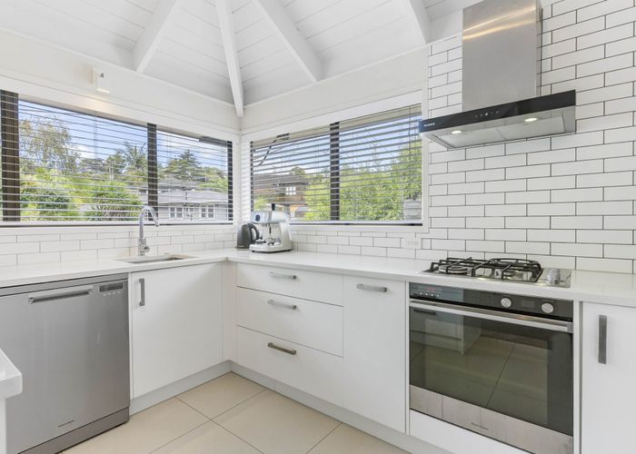 at 2/72 Lake Road, Northcote, North Shore City, Auckland