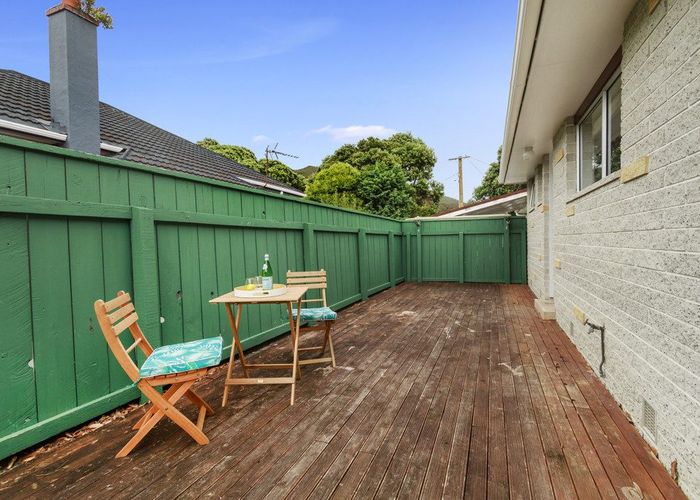 at 2/13 St Ronans AVE, WATERLOO, LOWER HUTT