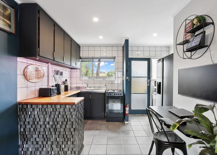 at 2/22C Evans Road, Glen Eden, Auckland