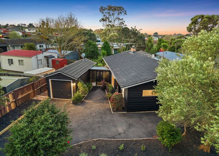  at 4 Nevada Avenue, Pakuranga Heights, Manukau City, Auckland