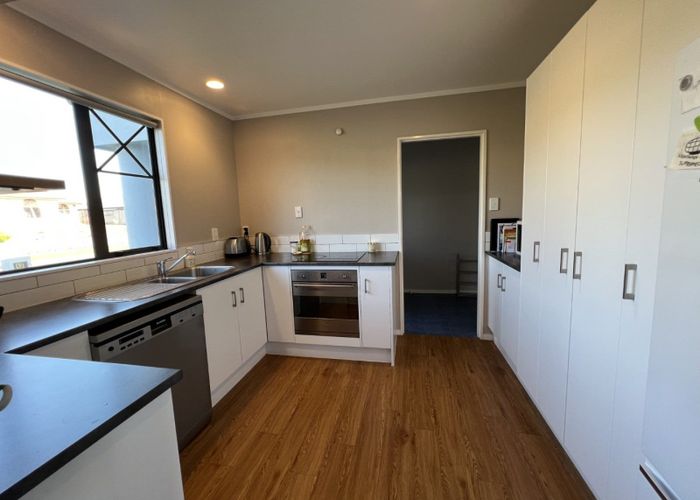  at 33 Logan Way, Kelvin Grove, Palmerston North