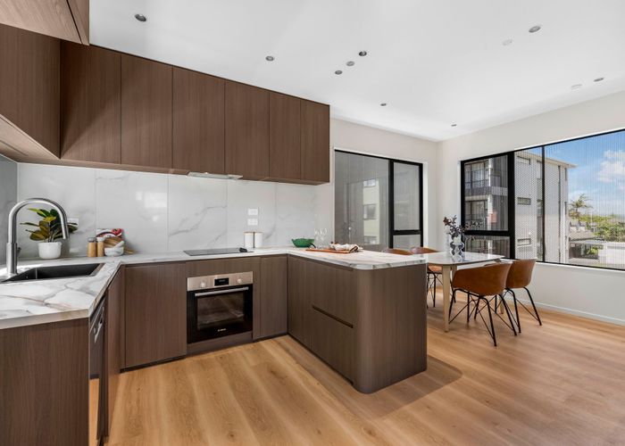  at 4/65 Smale Street, Point Chevalier, Auckland City, Auckland