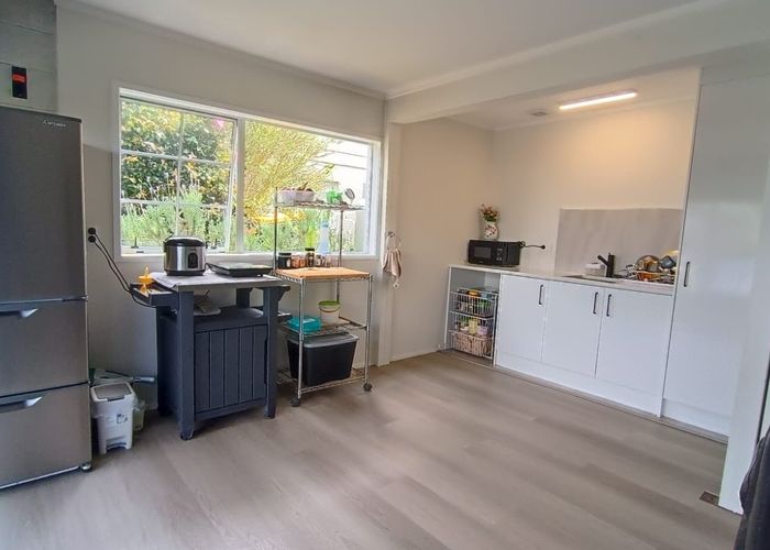  at 32 Chatswood Grove, Chatswood, North Shore City, Auckland