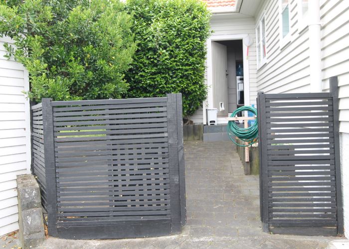  at 38 Waiohua Rd, Greenlane, Auckland City, Auckland