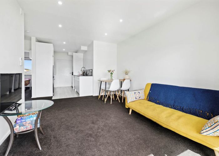 at 102/4 Richards Avenue, Papatoetoe, Manukau City, Auckland