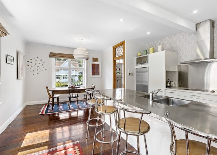  at 14 Glen Road, Kelburn, Wellington