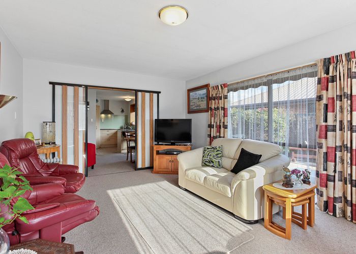  at 2-161/161 Grimseys Road, Redwood, Christchurch