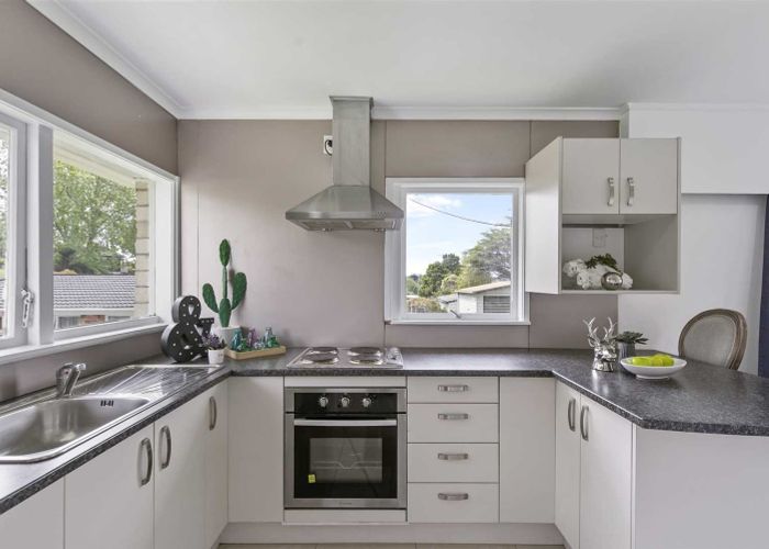  at 2/16 Diana Drive, Glenfield, Auckland