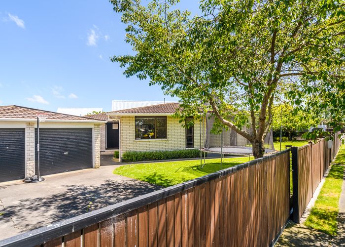  at 2 Cecil Place, Cloverlea, Palmerston North
