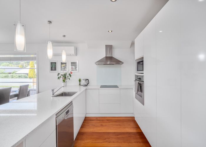  at 6 Sumnervale Drive, Sumner, Christchurch