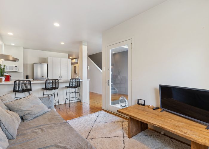  at 4/5 Pollen Street, Grey Lynn, Auckland