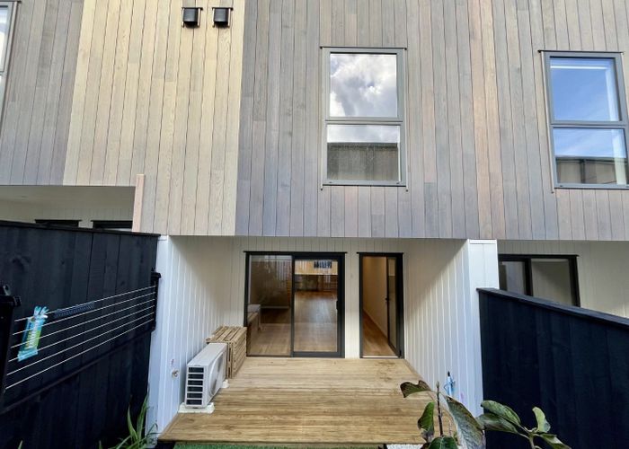  at 11/506 Glenfield Road, Bayview, North Shore City, Auckland