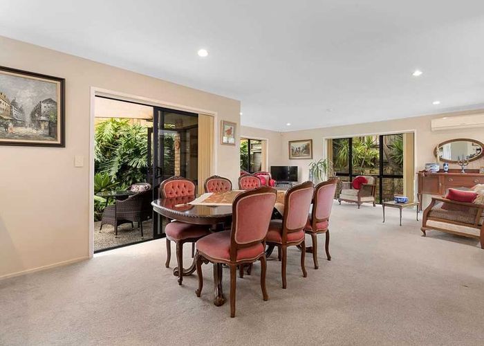  at 9A Bond Crescent, Forrest Hill, Auckland