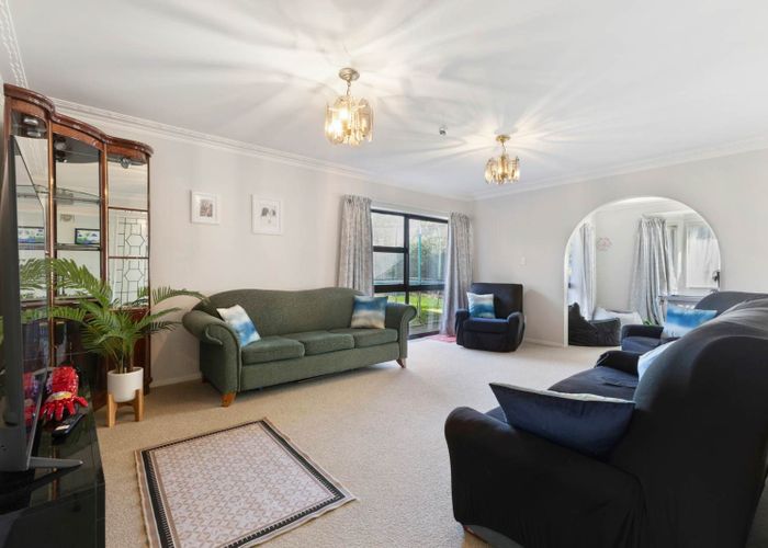  at 84 Mirrabooka Avenue, Botany Downs, Auckland