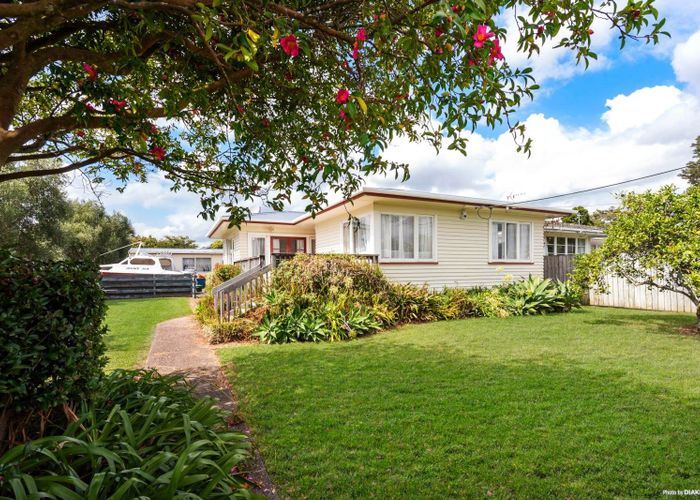  at 10 Barbary Avenue, Kelston, Waitakere City, Auckland