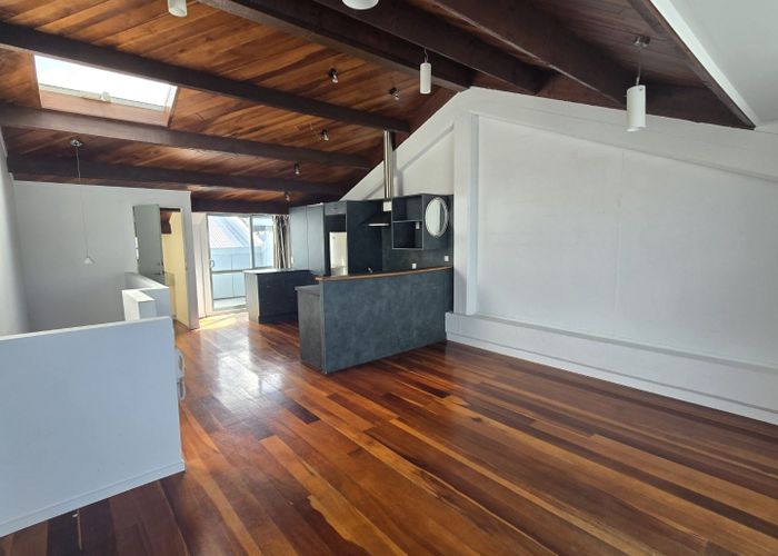  at 8/220 Thorndon Quay , Thorndon, Wellington, Wellington