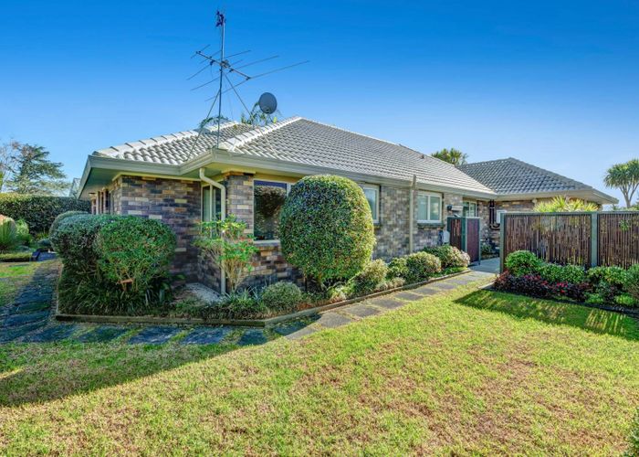  at 24 Suncrest Drive, West Harbour, Waitakere City, Auckland