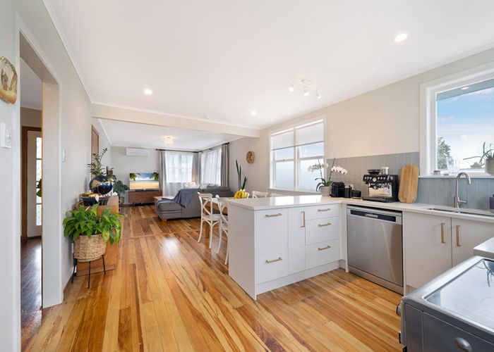  at 7 Kelwyn Road, Kelston, Auckland