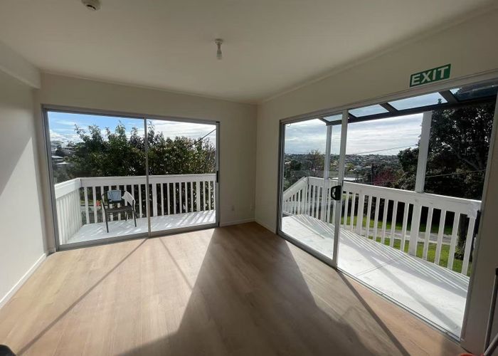  at 9/869 Beach Road, Torbay, North Shore City, Auckland