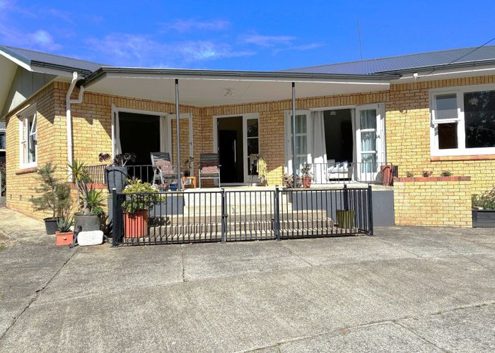  at 4 Lockhart Place, Thornton Bay, Thames