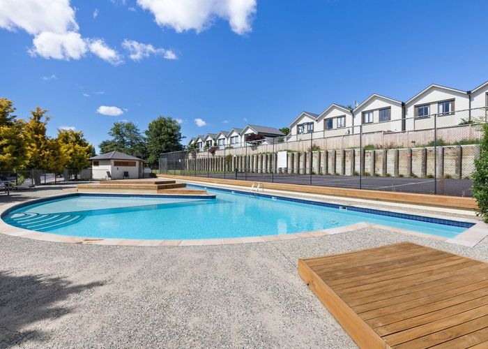  at 15/11 The Avenue, Albany, Auckland