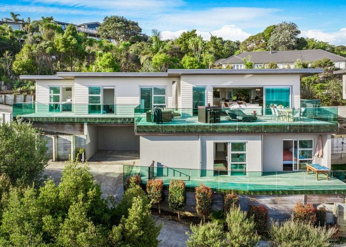 For sale 87 Roberts Road, Matakatia Bay, Rodney, Auckland homes.co.nz